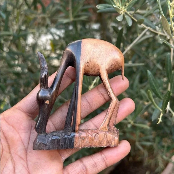 VTG Hand Carved Antelope feeding Sculpture π§π― Sz 3.5βx3β - Picture 2 of 4